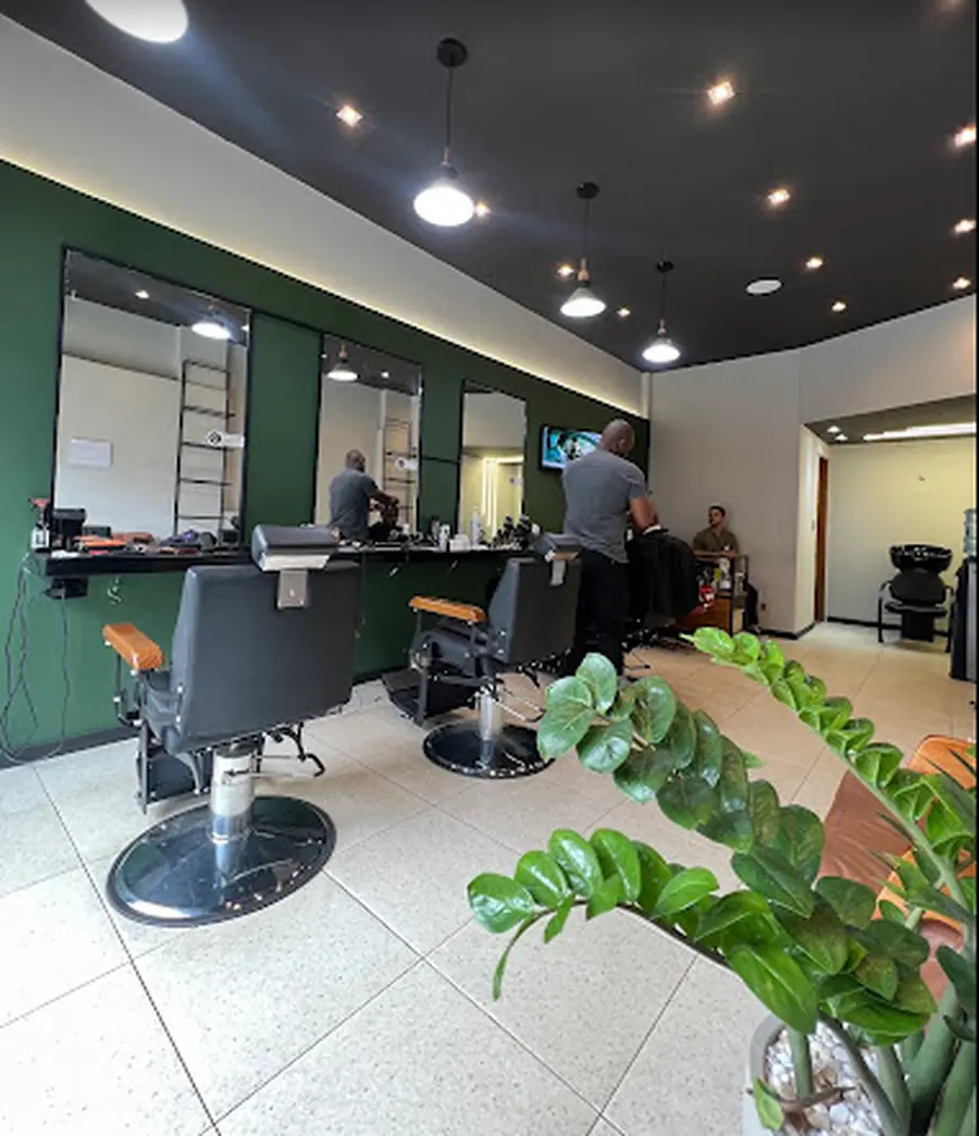 Ambiente interno da Espaço Muniz Barbearia em Xerém